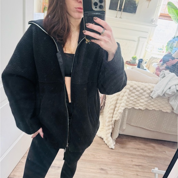 Varley Jackets & Blazers - Varley Black Zip Up Jacket